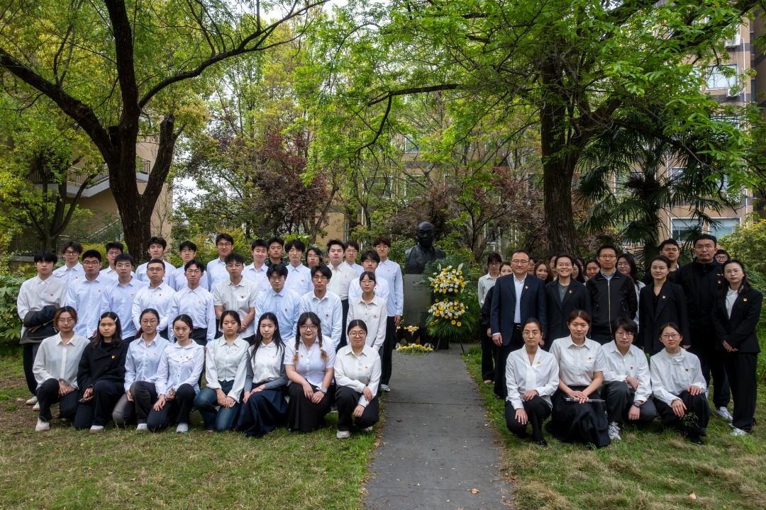 国豪书院举办纪念李国豪诞辰113周年献花仪式暨2026届毕业季系列活动启动仪式